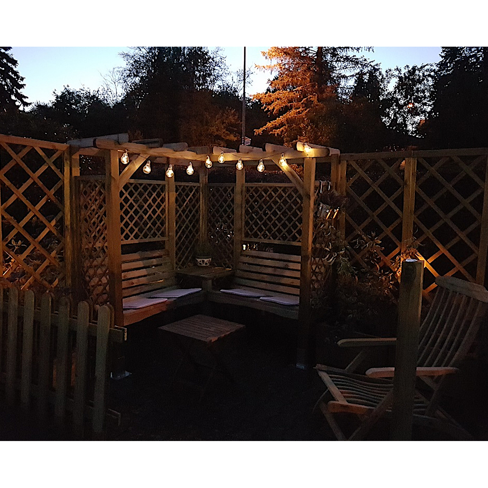 Jardin-Deco Pergola Milton - Deco de jardin en bois - Créez votre espace  détente extérieur avec notre banc confortable : : Jardin